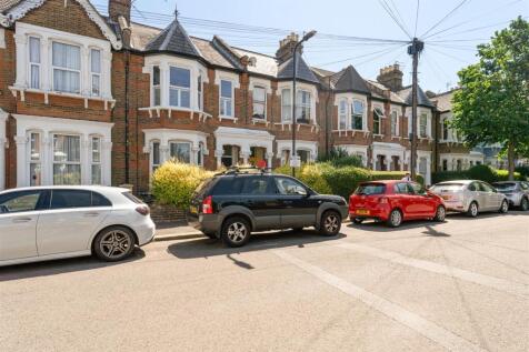 Cleveland Park Avenue, E17