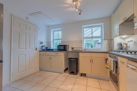 Wollaton Road, Ferndown photo 3