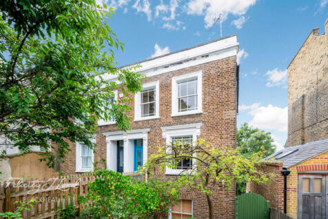 London, SE7 - property photo