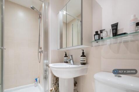 Seperate Shower Enclosure