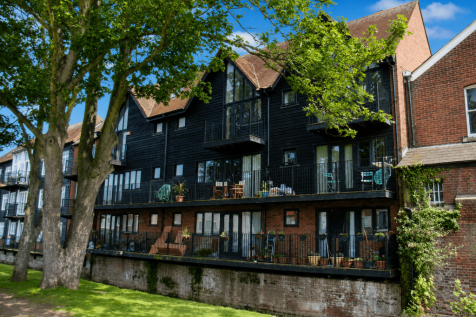 1 bed flat to rent Pound Lane, Canterbury CT1