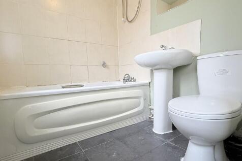Cherry Close, Arnold  photo 5