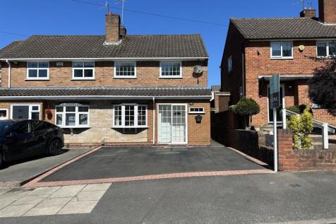 Timbertree Cresecent Cradley Heath 1.jpg