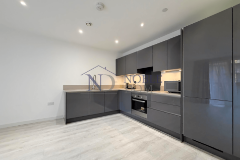 2 BEDROOM 2 BATHROOM FLAT IN HOUNSLOW