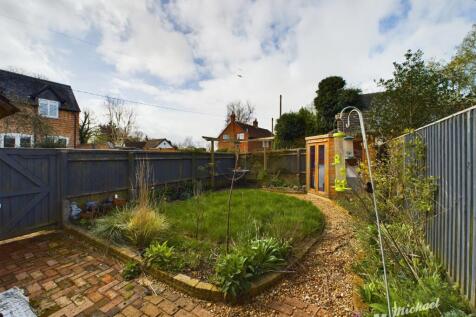 CAM02773G0-PR0101-STILL027