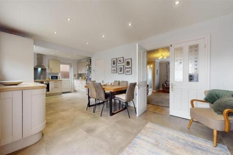 Henley Court Kitchen Diner