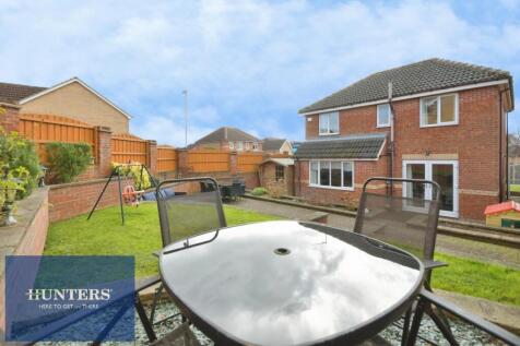 REAR GARDEN 04.jpg