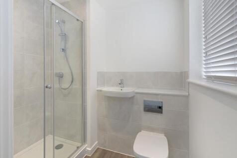 Ensuite (Plot 77)