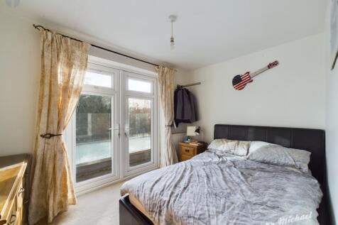 CAM03218G0-PR0473-STILL006