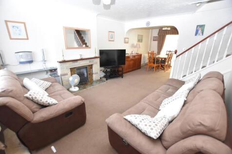 7 redwood close