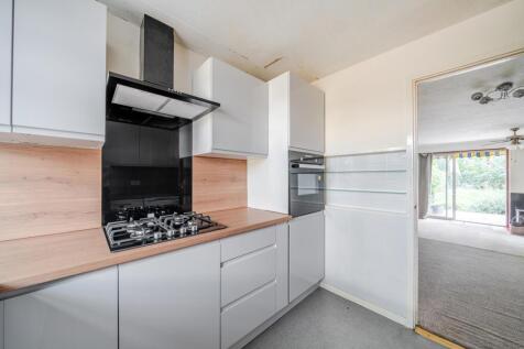 Desborough Close, Shepperton photo 4