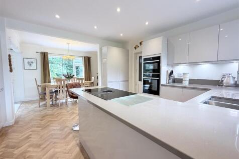 Fitted Kitchen