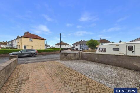 Driveway/Front Outlook