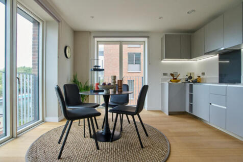1-bed flat on Ferry Lane, Tottenham Hale, £2,015/mo
