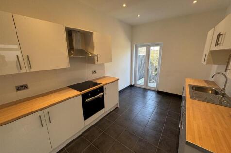 74 St Georges Kitchen 1.JPG