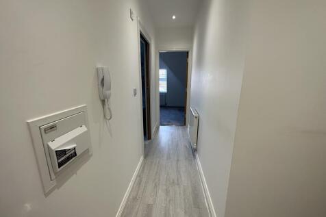 Flat   Goldington Avenue, Bedford, MK40 photo 4