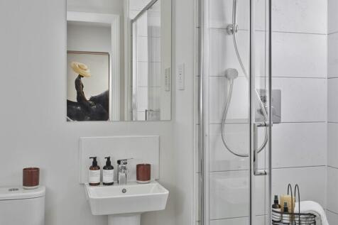 Henly Ensuite