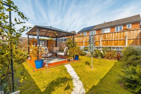 4 Bushell Close-14.jpg