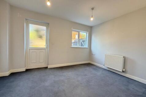 Latham Street, Nottingham, Nottinghamshire, NG6 photo 3