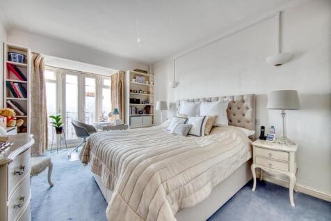 Marsham Court - Bedroom