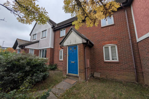 2-bed terraced on Peppercorn Close, COLCHESTER, CO4 5WS, £1,300/mo