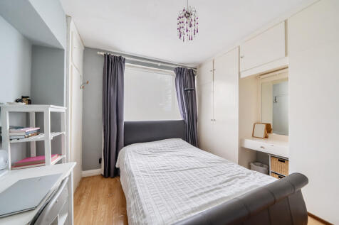 1330703-9-688b410...