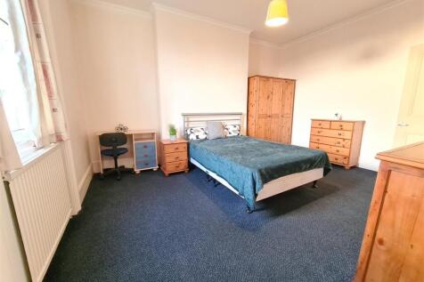 Bedroom Shot- 2.jpg