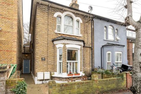 Clarendon Road, E17