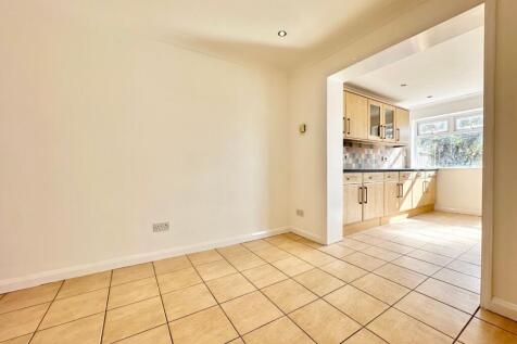 Blackthorn Drive, Luton, LU2 photo 3