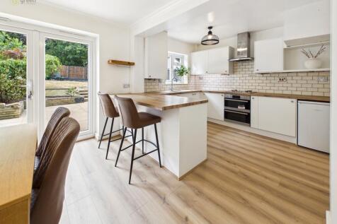 cam03830g0pr0389still011