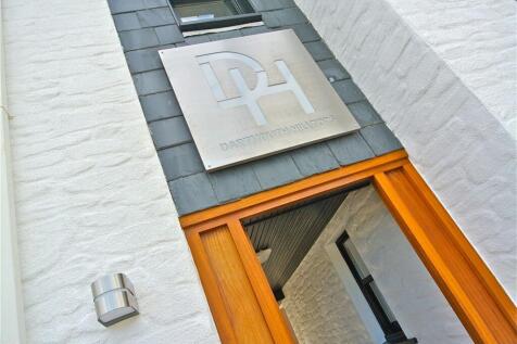 Dartmouth Hilltops, Dartmouth Entrance