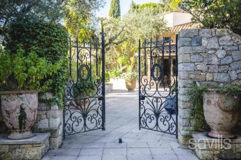 236 M GRIDAINE DRONE IMMO MOUGINS SAVIILS VILLA PI
