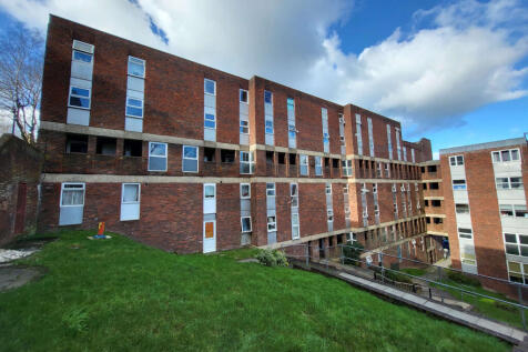Refurbished 2 Bedroom Apartment for rent availabl