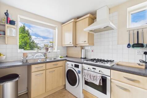 Corinne Court, Sotherby Drive, Cheltenham, GL51  photo 3