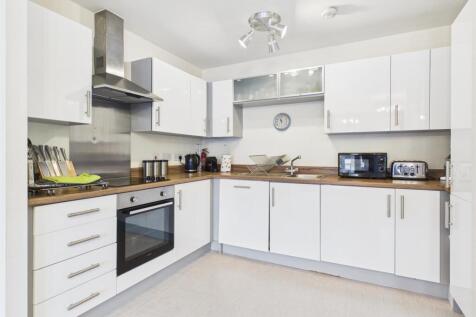 Larch Way, Stourport-On-Severn photo 4