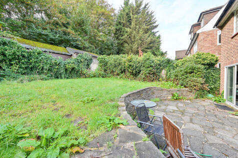 Ullswater Crescent, Kingston, London, SW15 photo 4