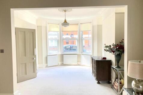 Sitting room 2.jpg