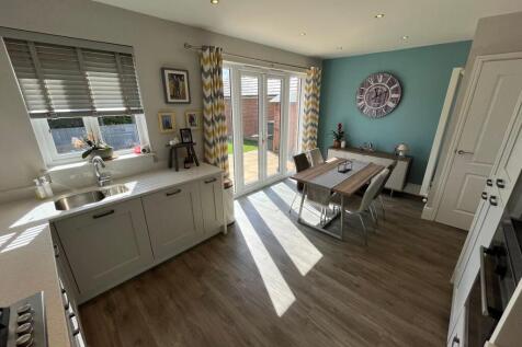 Castle Close, Stretton, DE13 photo 3
