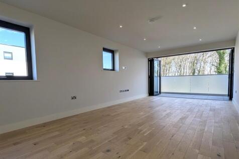 OPEN PLAN LOUNGE