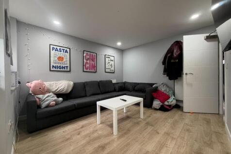 Call 02920 668585 to secure your viewing _4