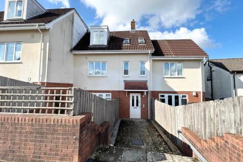 2-bed flat on St Silas Court, Stockwood, Bristol, £1,250/mo