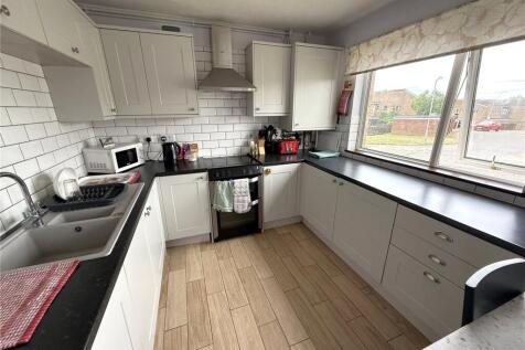 Limeslade Close, Corringham, Essex, SS17 photo 3
