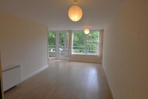 living room area thakcley end