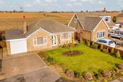 8 Chapel Gardens (Whaplode)-1