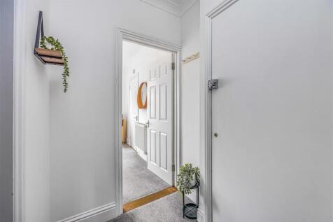 74b North Street, Emsworth-Small-PorticoMarketing-