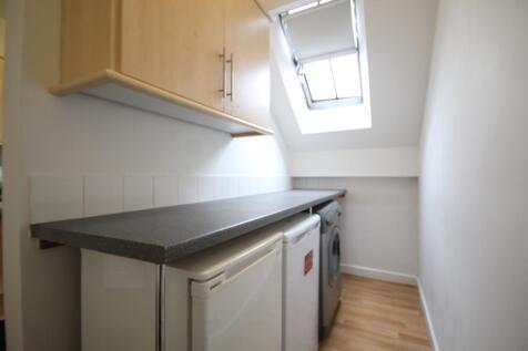 **INCLUSIVE OF ALL BILLS & Wi-Fi** Room 5, Flat 4, Loughborough Road, West Bridgford, NG2 photo 5