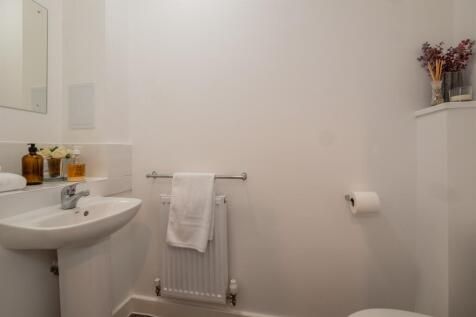 Barnfield Way, Harlow, CM17 photo 3
