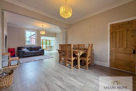 Dining into Family Room