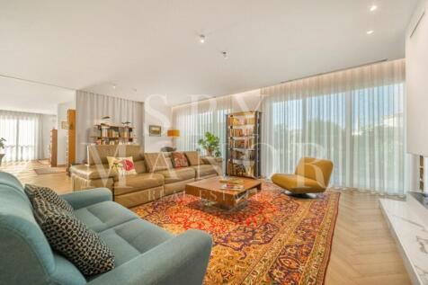 Beautifully renovated 4-bedroom family home in Ferragudo
