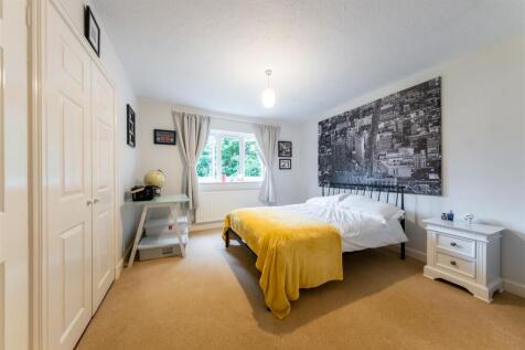 17 Woodham Close-034.jpg